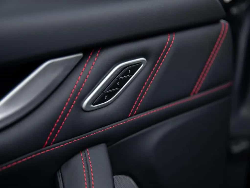 Maserati Levante SQ4 VULCANO  ONE OF 150  - LIMITED EDITI 06/2019-photo-30