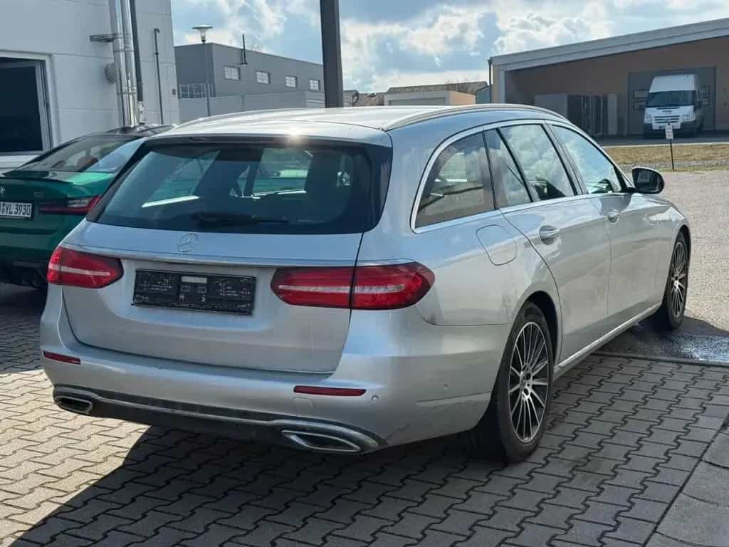 Mercedes-Benz E 350 E T-Modell E 350 d 10/2017-photo-3