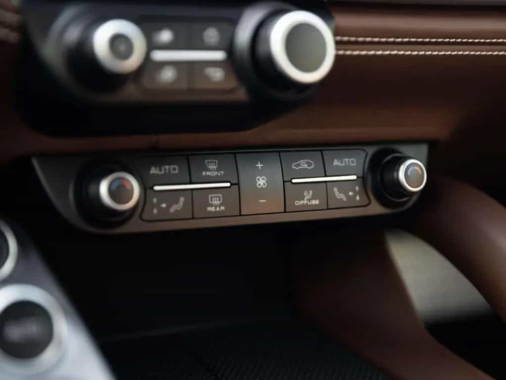 Ferrari GTC4Lusso GTC4 Lusso T/360/ZETEL VERW. VERKOEL/EXH/CARPL/P 02/2021-photo-48