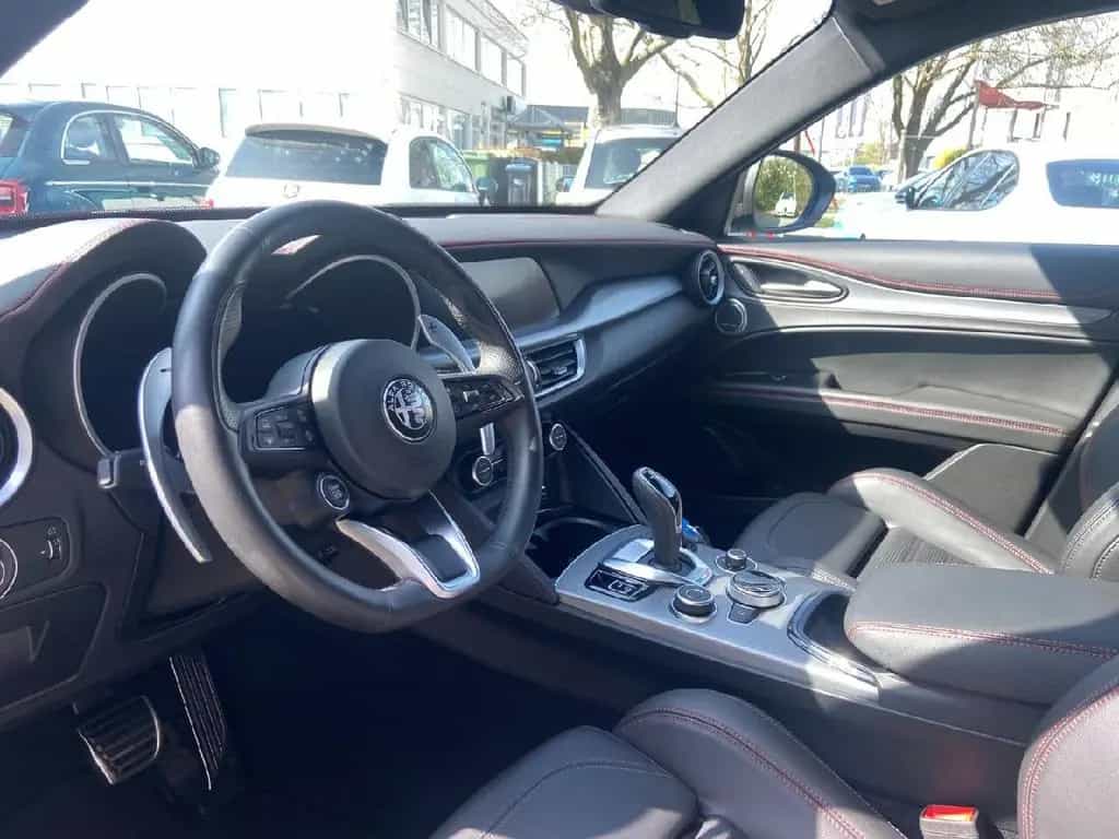 Alfa Romeo Stelvio Tributo Italiano Q4 03/2024-photo-6