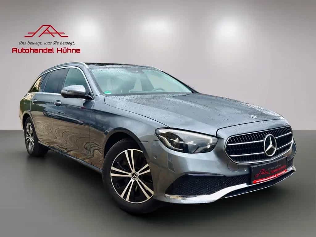 Mercedes-Benz E-Class 200 T-Modell/Airmatic/Pano/AHK/Kamera 04/2022-photo-1