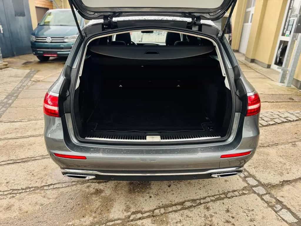 Mercedes-Benz E-Class 200 T-Modell/Airmatic/Pano/AHK/Kamera 04/2022-photo-14