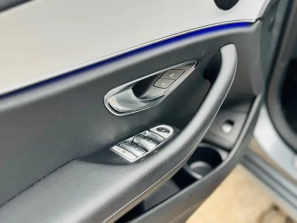 Mercedes-Benz E-Class 200 T-Modell/Airmatic/Pano/AHK/Kamera 04/2022-photo-8