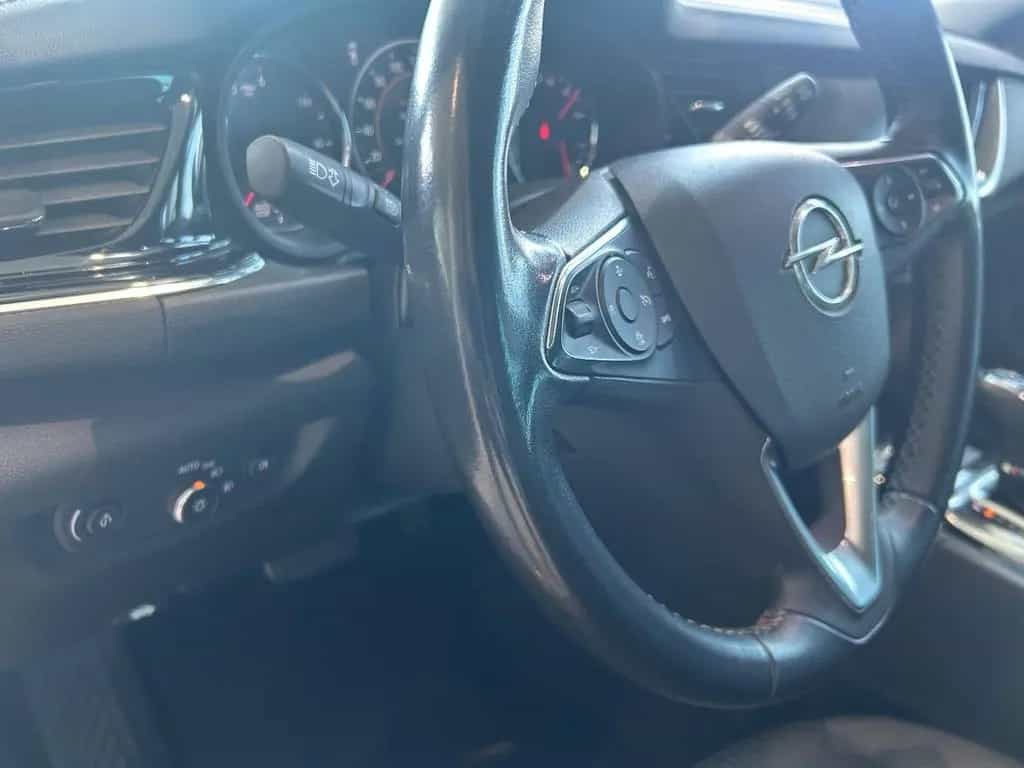 Opel Insignia AUTOMATIK+NAVIGATION+KAMERA+PDC+TEMPOM 04/2018-photo-21