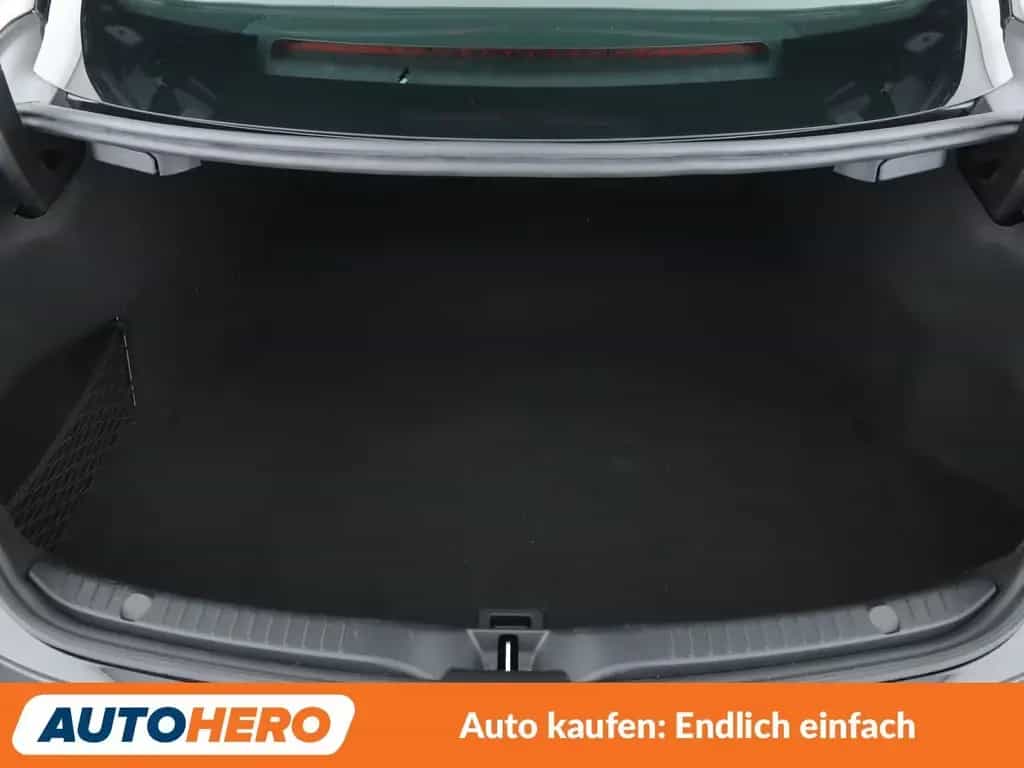 Mercedes-Benz C-Class 180 AMG Line Aut.*NAVI*LED*PDC*SHZ*TEMPO*KLIMA 10/2016-photo-17