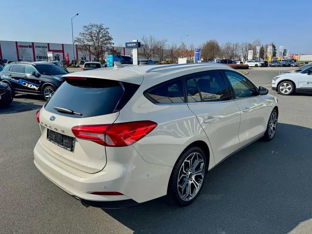 Ford Focus Turnier Titanium 1.5 Eco Boost Automatik 12/2019-photo-3