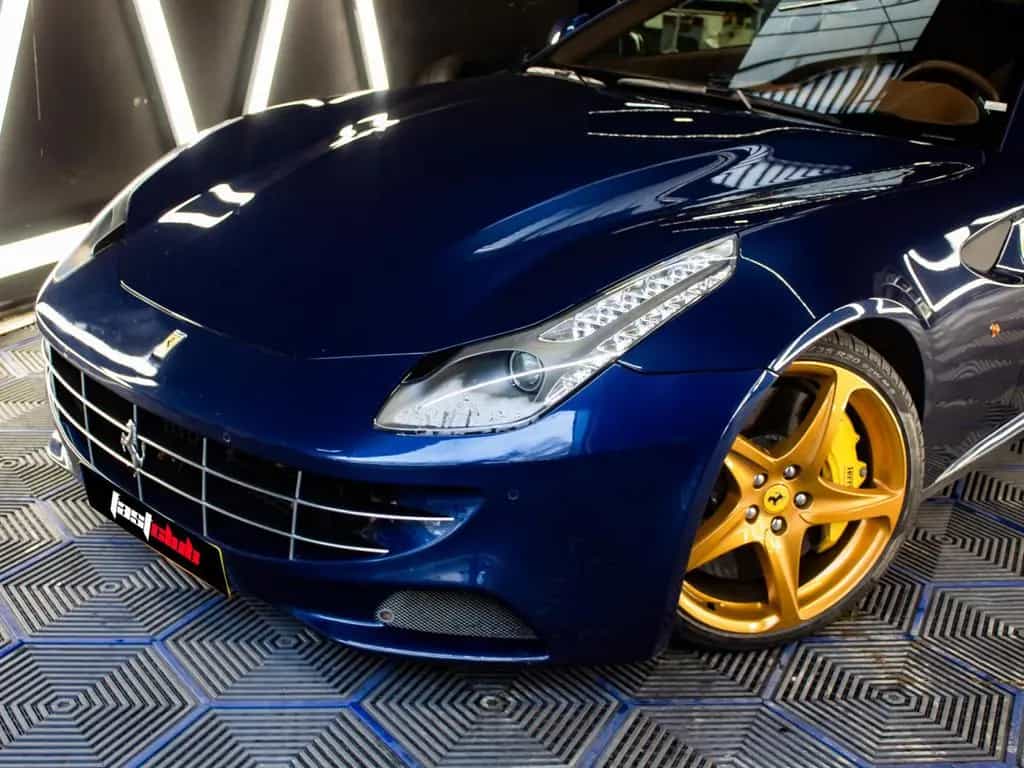 Ferrari FF 6.3 V12 11/2011-photo-1