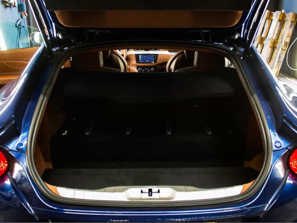 Ferrari FF 6.3 V12 11/2011-photo-10
