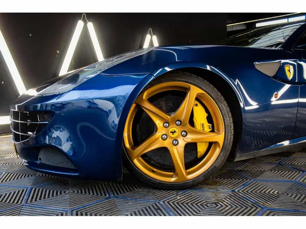 Ferrari FF 6.3 V12 11/2011-photo-13