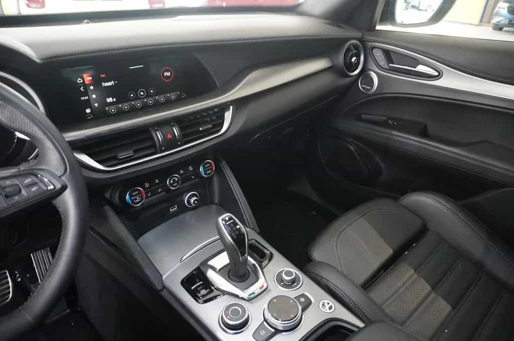 Alfa Romeo Stelvio 2.2D VELOCE Q4 NAVI/LED/KAMERA/MATRIX/SH 06/2024-photo-27