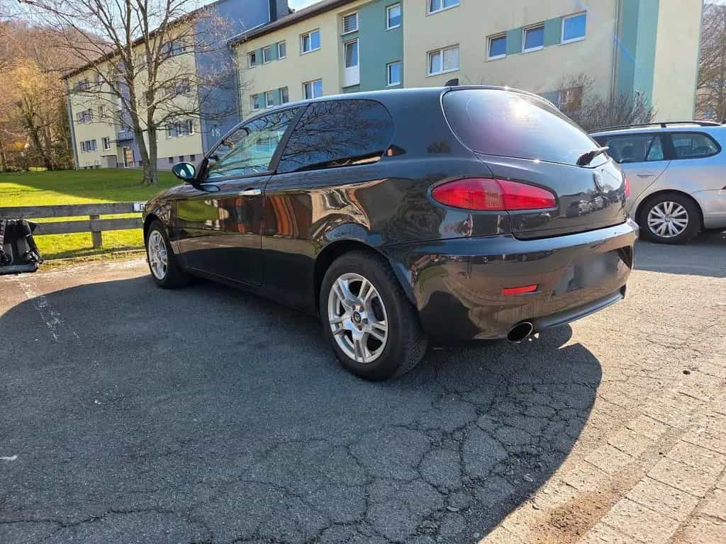 Alfa Romeo 147 1.6 twin spark 120ps, 8 fach 06/2006-photo-2