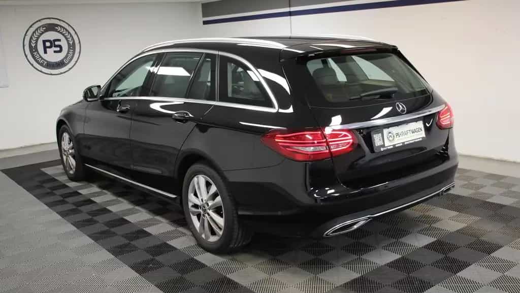 Mercedes-Benz C-Class 300 T Aut. LED AHK DISTRO. MEMORY KAMERA 360° 11/2019-photo-3