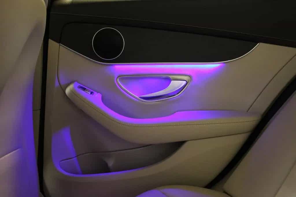 Mercedes-Benz C-Class 300 T Aut. LED AHK DISTRO. MEMORY KAMERA 360° 11/2019-photo-30