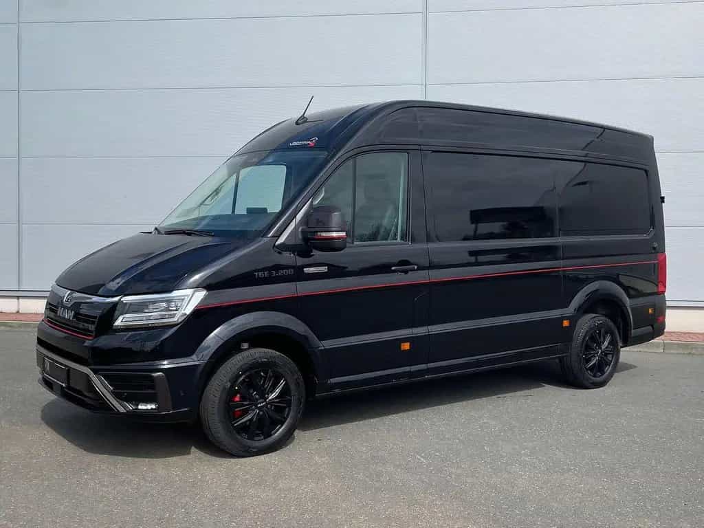 MAN TGE 3.200 L3H3 Kasten 4x4 Individual S ACC STHZ 03/2026-photo-0