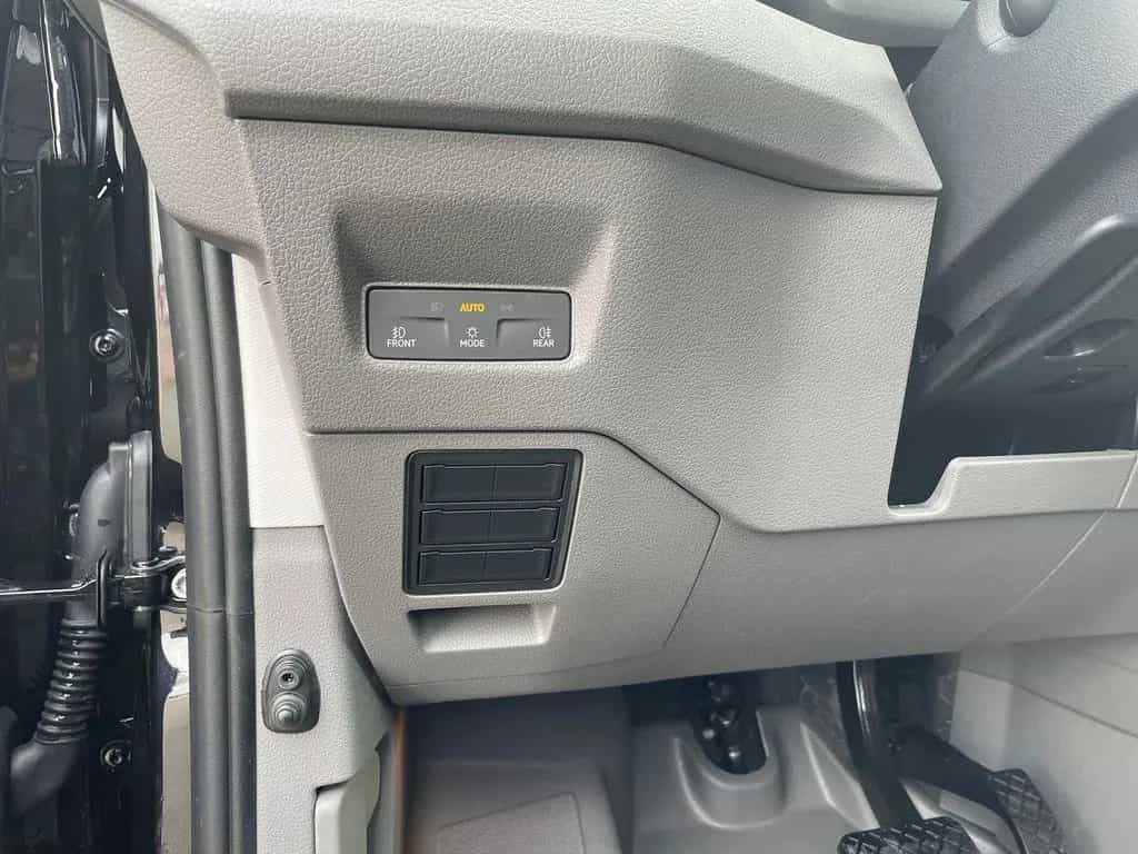 MAN TGE 3.200 L3H3 Kasten 4x4 Individual S ACC STHZ 03/2026-photo-29