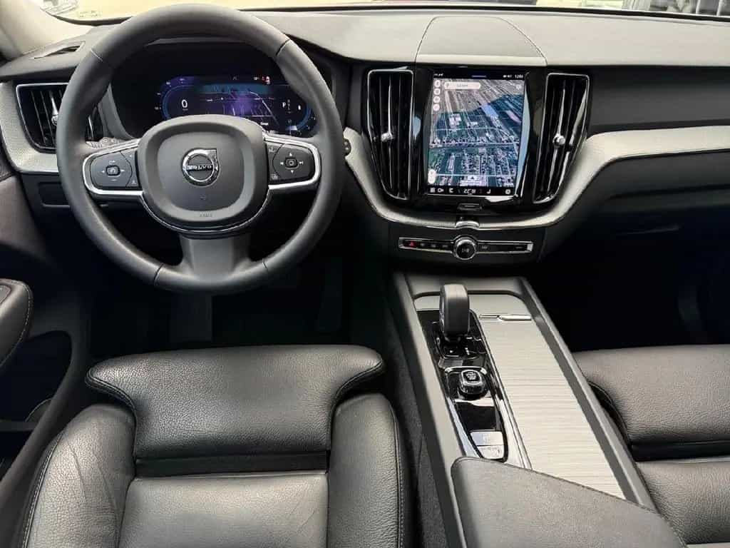 Volvo XC60 Core 2WD 01/2024-photo-5