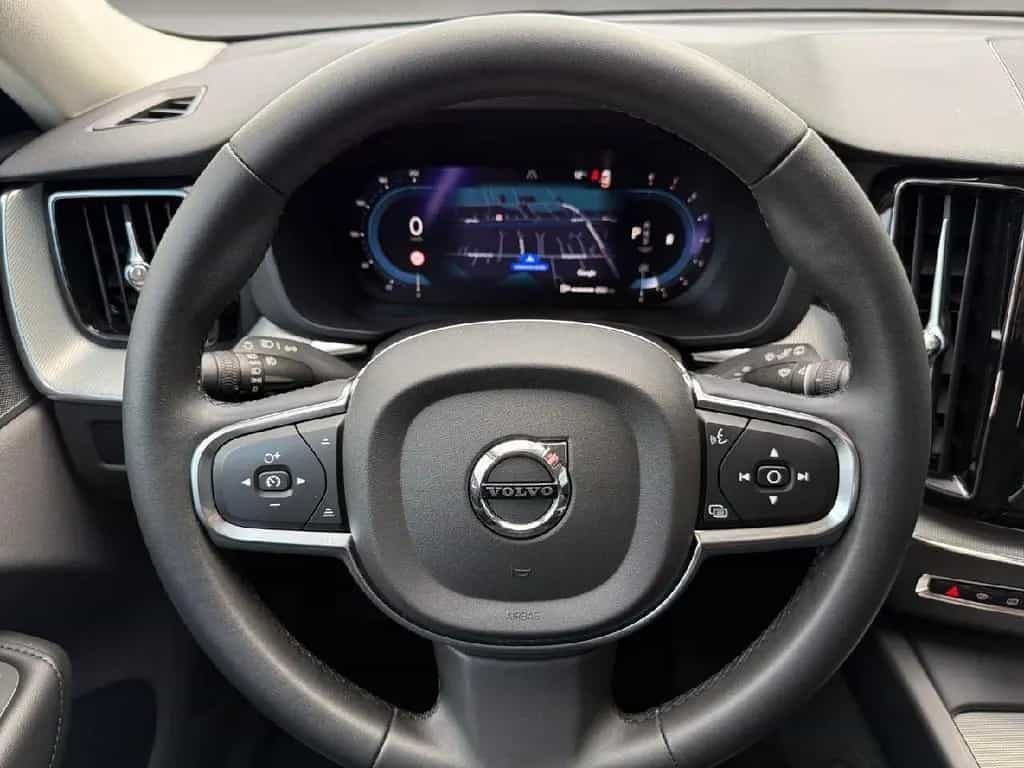 Volvo XC60 Core 2WD 01/2024-photo-6