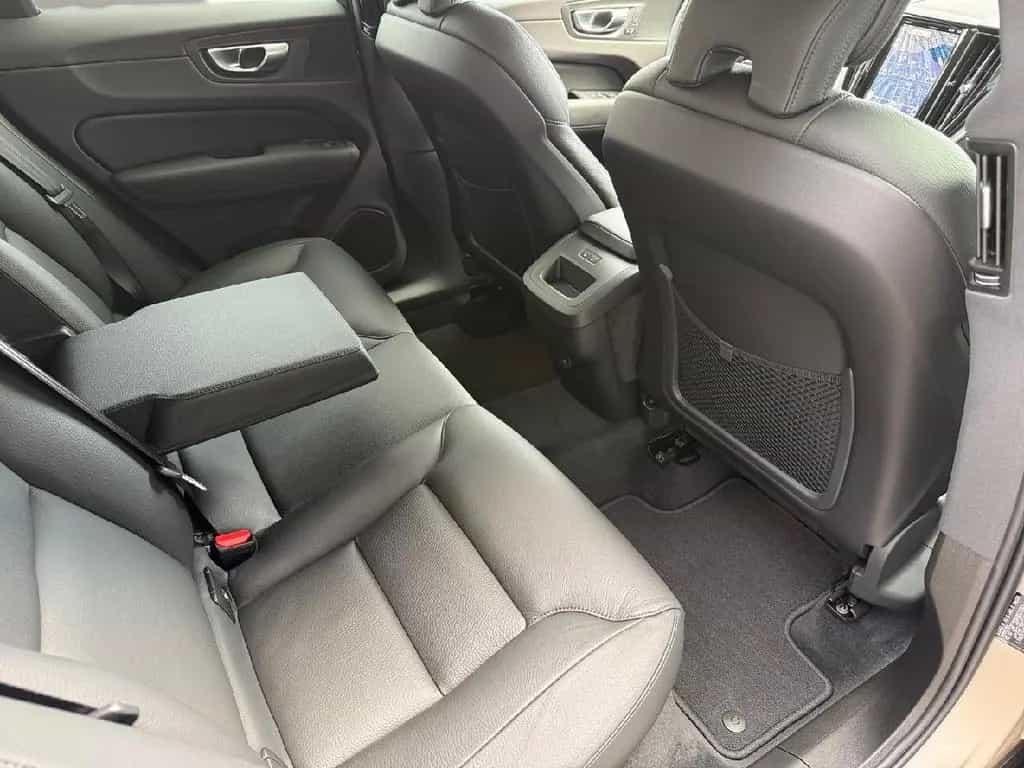 Volvo XC60 Core 2WD 01/2024-photo-8
