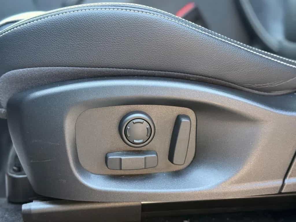 Jaguar E-Pace R-Dynamic SE AWD 03/2020-photo-13