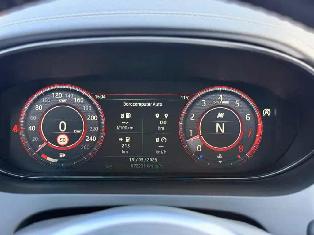 Jaguar E-Pace R-Dynamic SE AWD 03/2020-photo-21