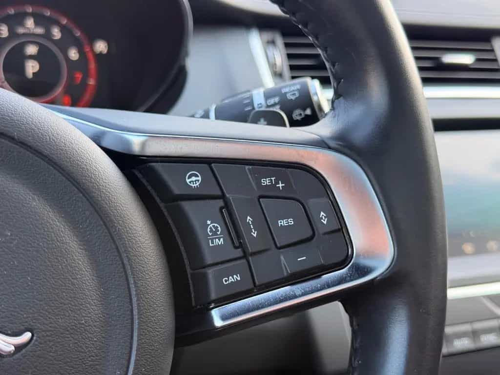 Jaguar E-Pace R-Dynamic SE AWD 03/2020-photo-25