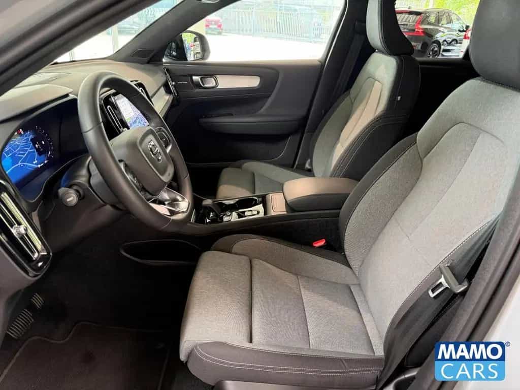 Volvo XC40 B4 Plus Dark ACC/CAM/SHZ/LHZ/PDC 08/2023-photo-17