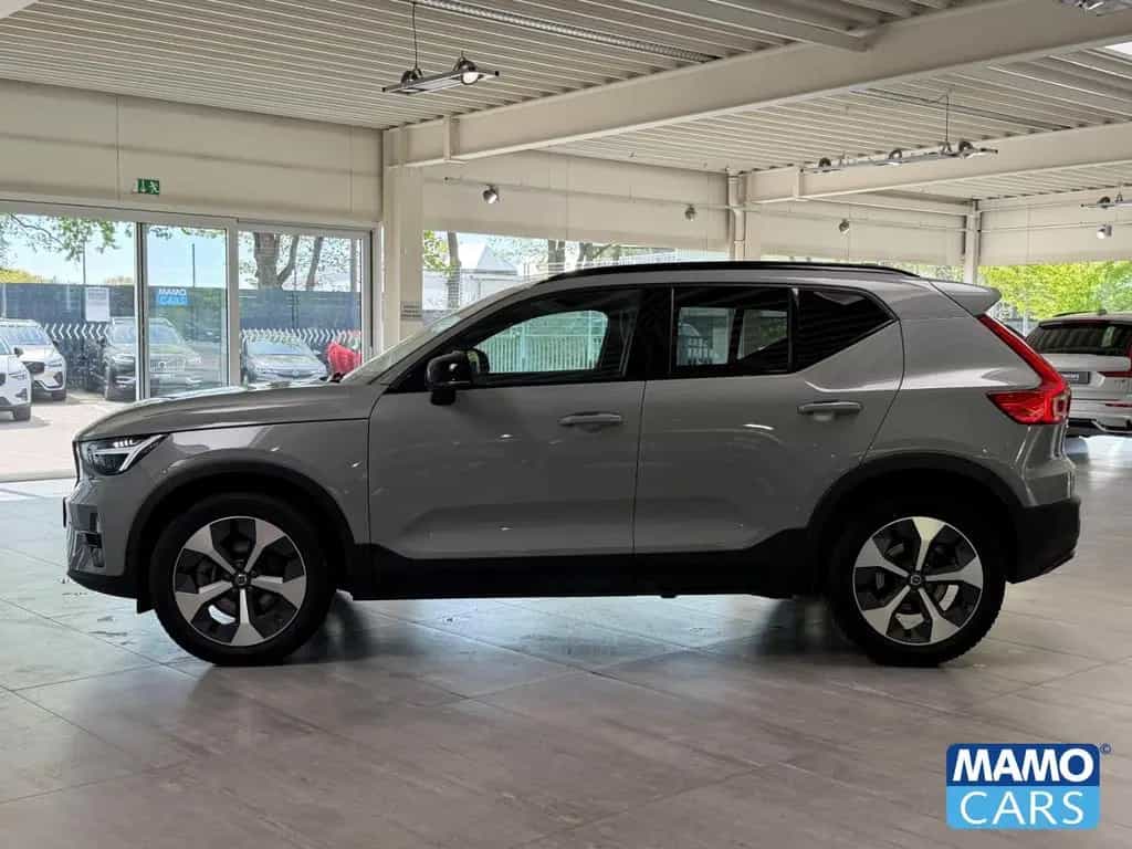 Volvo XC40 B4 Plus Dark ACC/CAM/SHZ/LHZ/PDC 08/2023-photo-2