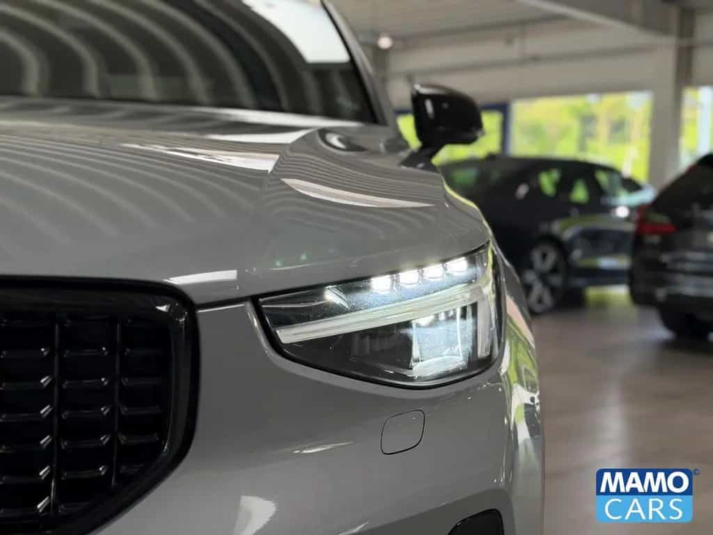 Volvo XC40 B4 Plus Dark ACC/CAM/SHZ/LHZ/PDC 08/2023-photo-30
