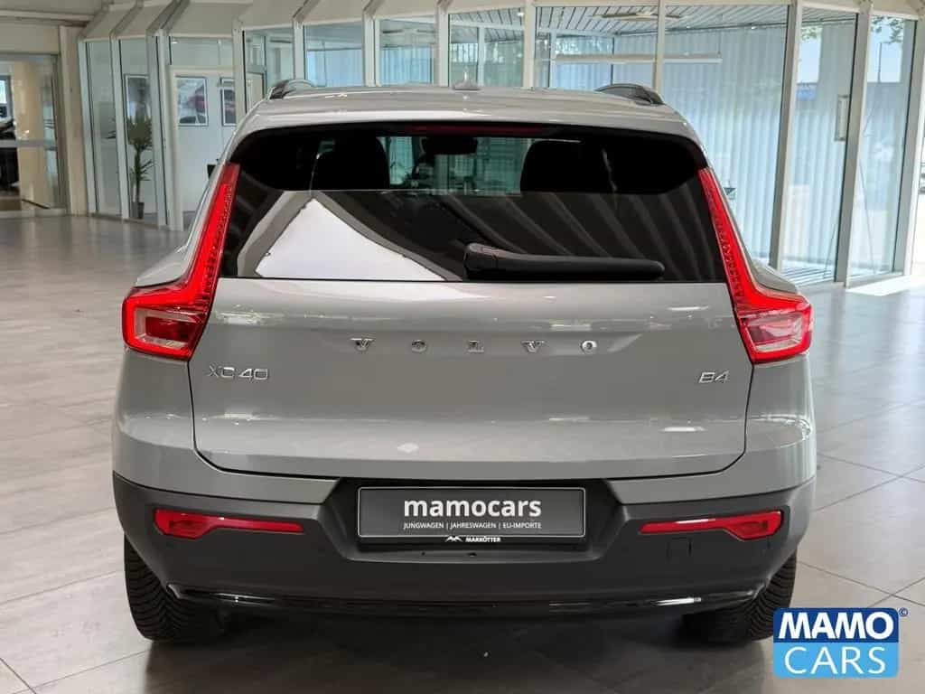 Volvo XC40 B4 Plus Dark ACC/CAM/SHZ/LHZ/PDC 08/2023-photo-4