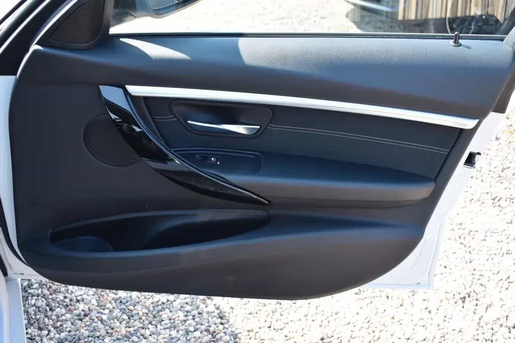 BMW 320 d Touring Sport Line Automatik AHK 06/2018-photo-13