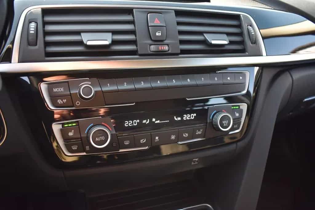 BMW 320 d Touring Sport Line Automatik AHK 06/2018-photo-22