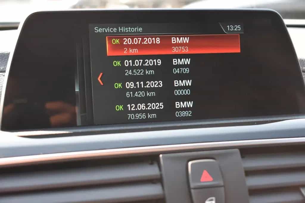 BMW 320 d Touring Sport Line Automatik AHK 06/2018-photo-34