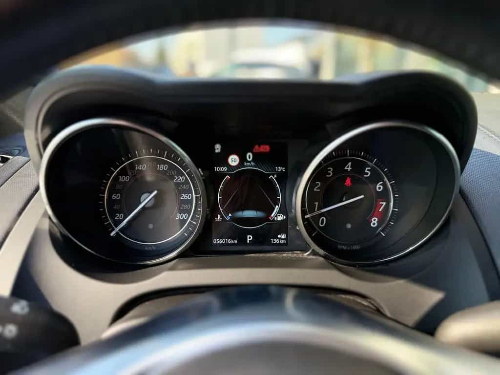 Jaguar F-Type R-Dynamic 05/2019-photo-12