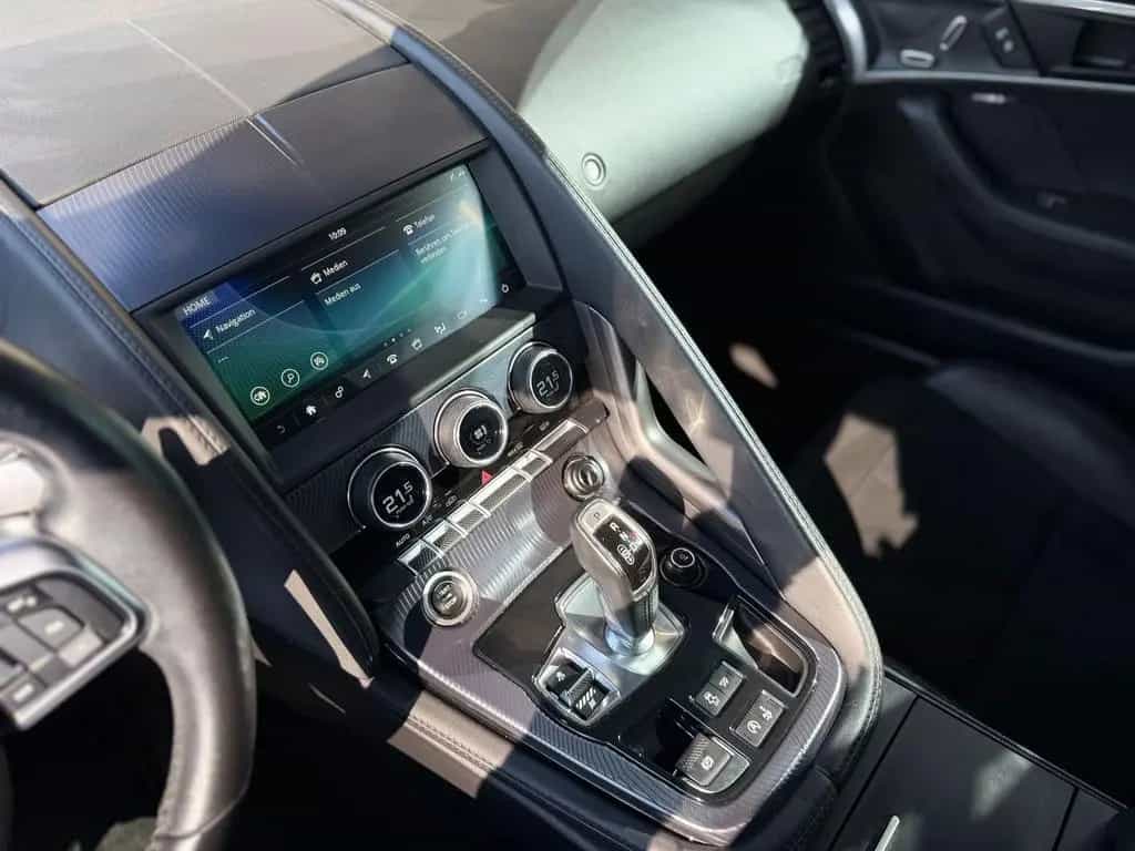 Jaguar F-Type R-Dynamic 05/2019-photo-13