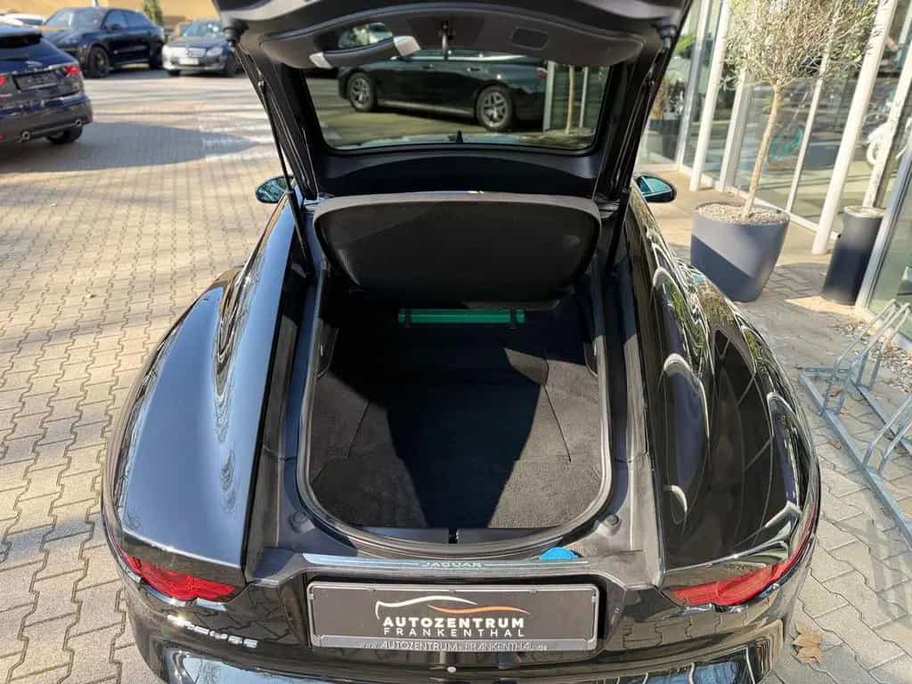 Jaguar F-Type R-Dynamic 05/2019-photo-22