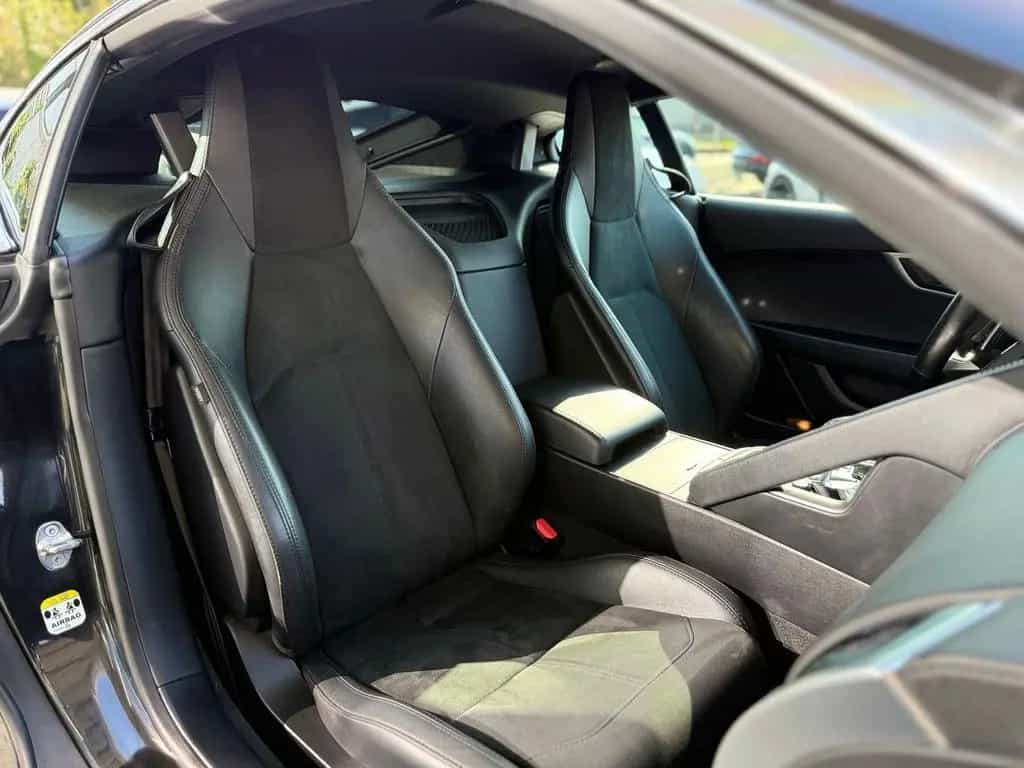 Jaguar F-Type R-Dynamic 05/2019-photo-24