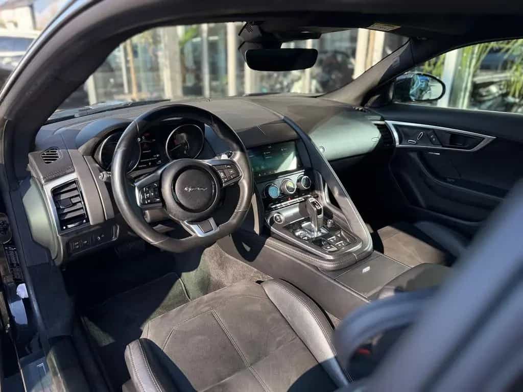 Jaguar F-Type R-Dynamic 05/2019-photo-9