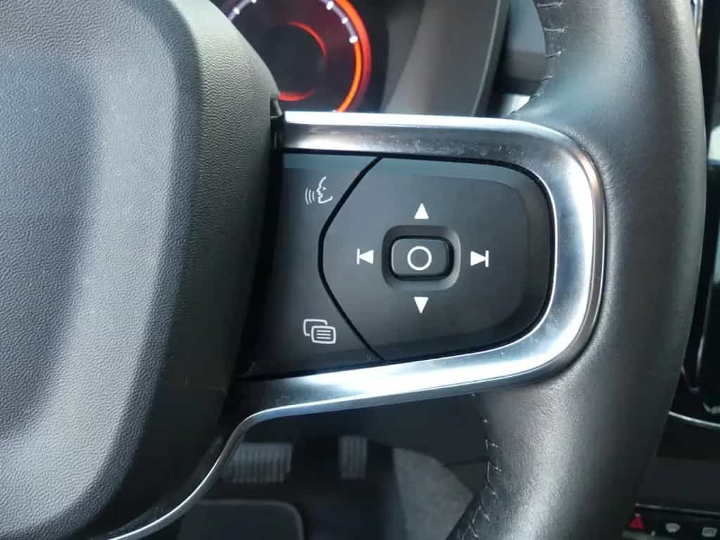 Volvo XC40 Momentum*Kamera*virtual*h/k-Sound*Navi*LED 06/2018-photo-10