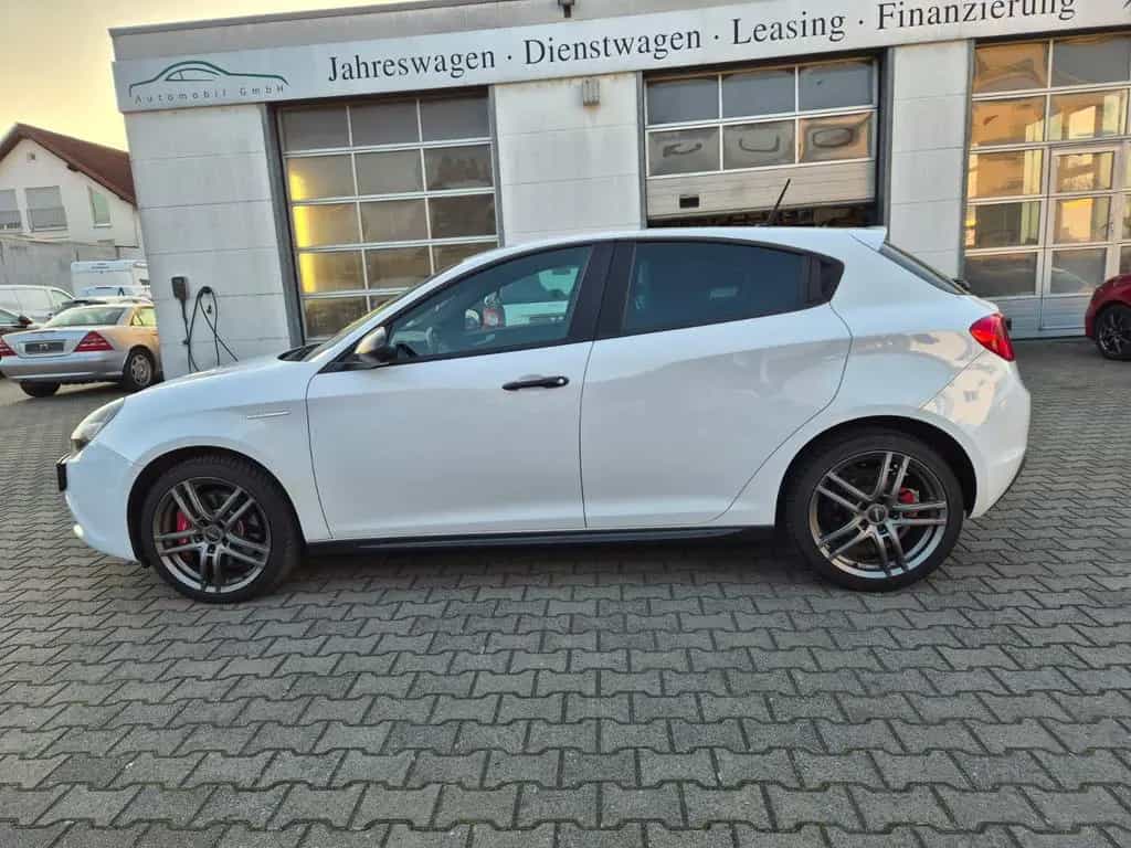 Alfa Romeo Giulietta Sport Navigation, Klima, Einparkhilfe 01/2020-photo-3