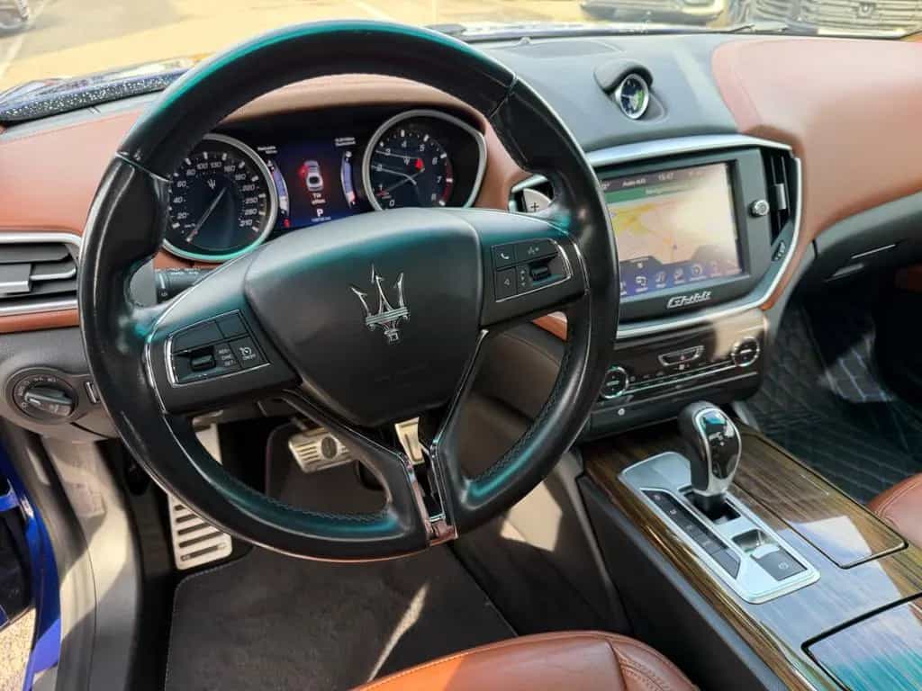 Maserati Ghibli 3.0 V6 S Q4 Automatik Leder Schiebedach 04/2015-photo-11
