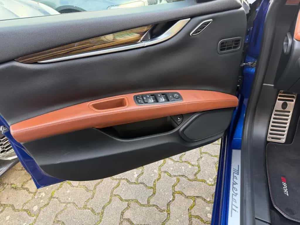 Maserati Ghibli 3.0 V6 S Q4 Automatik Leder Schiebedach 04/2015-photo-13