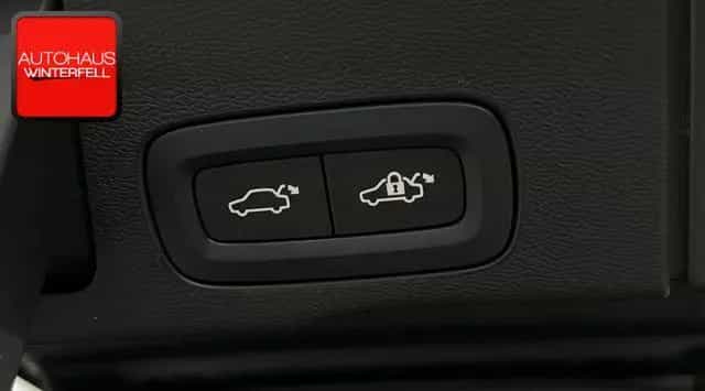 Volvo XC60 B5 AWD PLUS DARK PANO+GOOGLE+MEMO+KRISTALL+ 01/2023-photo-18