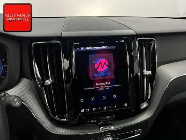 Volvo XC60 B5 AWD PLUS DARK PANO+GOOGLE+MEMO+KRISTALL+ 01/2023-photo-23