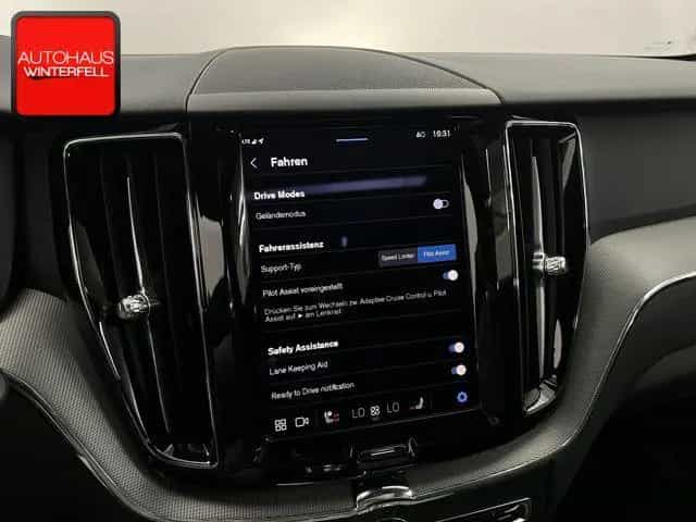 Volvo XC60 B5 AWD PLUS DARK PANO+GOOGLE+MEMO+KRISTALL+ 01/2023-photo-25