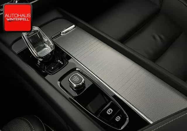 Volvo XC60 B5 AWD PLUS DARK PANO+GOOGLE+MEMO+KRISTALL+ 01/2023-photo-29