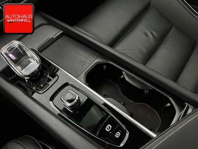Volvo XC60 B5 AWD PLUS DARK PANO+GOOGLE+MEMO+KRISTALL+ 01/2023-photo-30