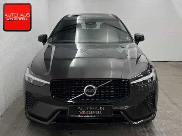 Volvo XC60 B5 AWD PLUS DARK PANO+GOOGLE+MEMO+KRISTALL+ 01/2023-photo-5