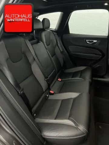 Volvo XC60 B5 AWD PLUS DARK PANO+GOOGLE+MEMO+KRISTALL+ 01/2023-photo-8