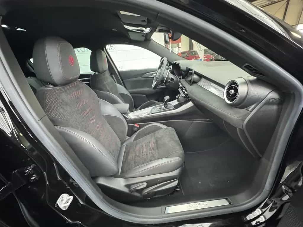 Alfa Romeo Tonale 1.5 VGT Veloce 48 V Hybrid LED 02/2024-photo-18