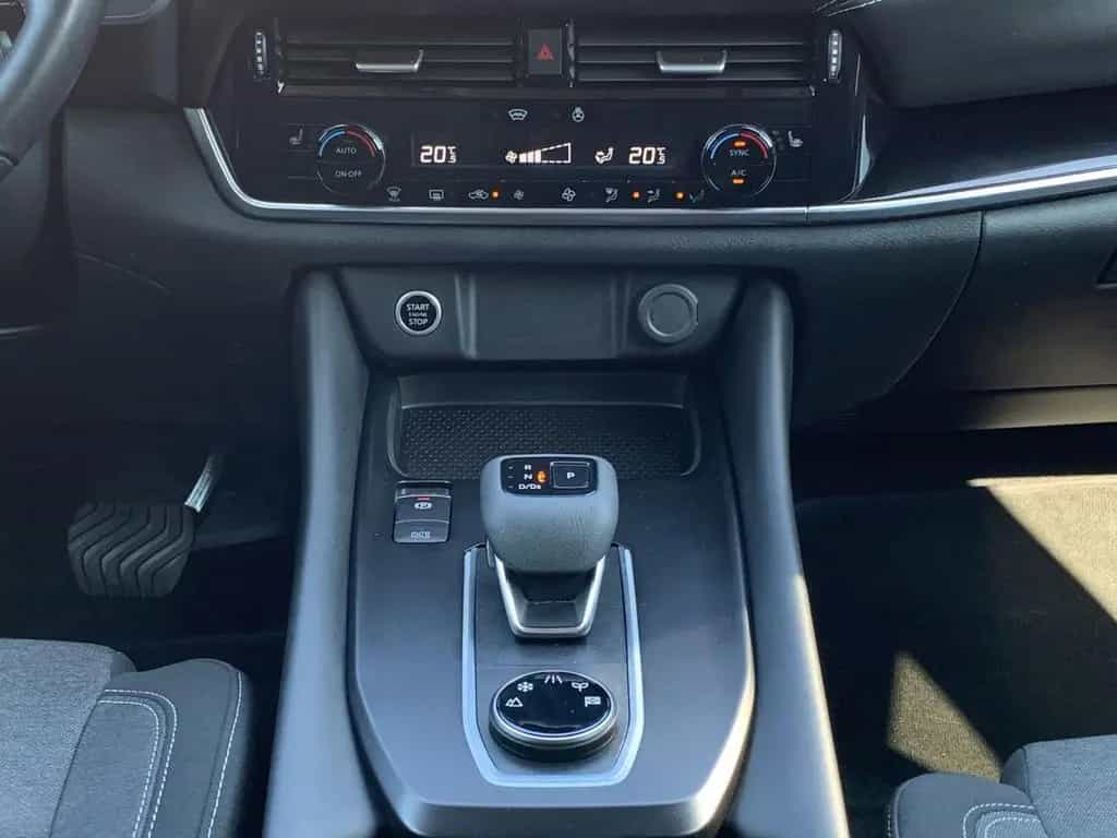 Nissan Qashqai 1.3 DIG-T 4x4 N-Connecta AT SHZ PDC 360° 08/2023-photo-20